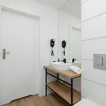 Modern & Spacious Marynarska By Renters * Sarbinowo