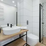 Daire Modern & Spacious Marynarska By Renters