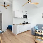 Daire Modern & Spacious Marynarska By Renters