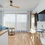 Modern & Spacious Marynarska By Renters *