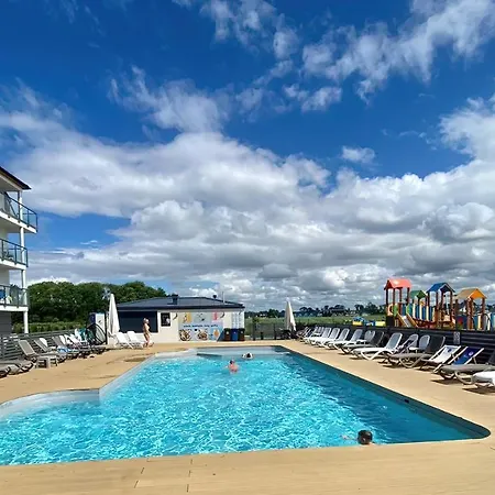 Modern & Spacious Baltin Blu By Renters דירה סרבינובו