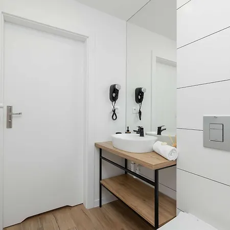 Modern & Spacious Marynarska By Renters * Sarbinowo