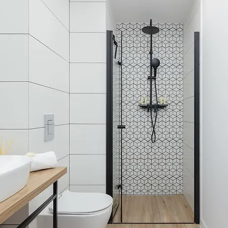 Modern & Spacious Baltin Blu By Renters דירה סרבינובו