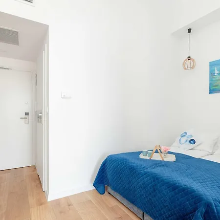 Modern & Spacious Baltin Blu By Renters דירה סרבינובו